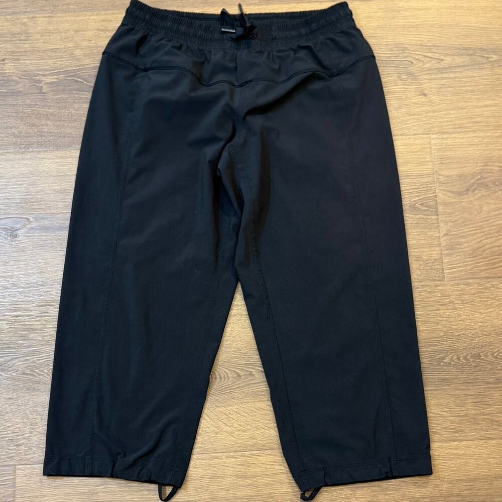 Lululemon Capri Pants Women's Size 6 Black Drawstring Athletic Cropped